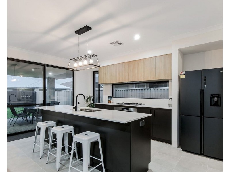 44 Lavinia Crescent, Secret Harbour WA 6173