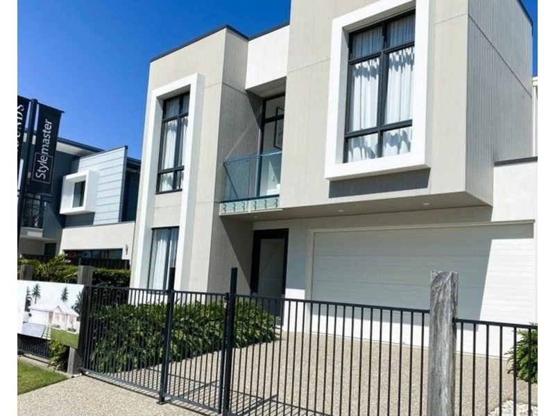 13 Clover Way, Helensvale QLD 4212