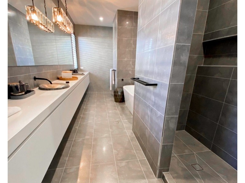 13 Clover Way, Helensvale QLD 4212