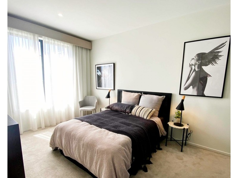 13 Clover Way, Helensvale QLD 4212