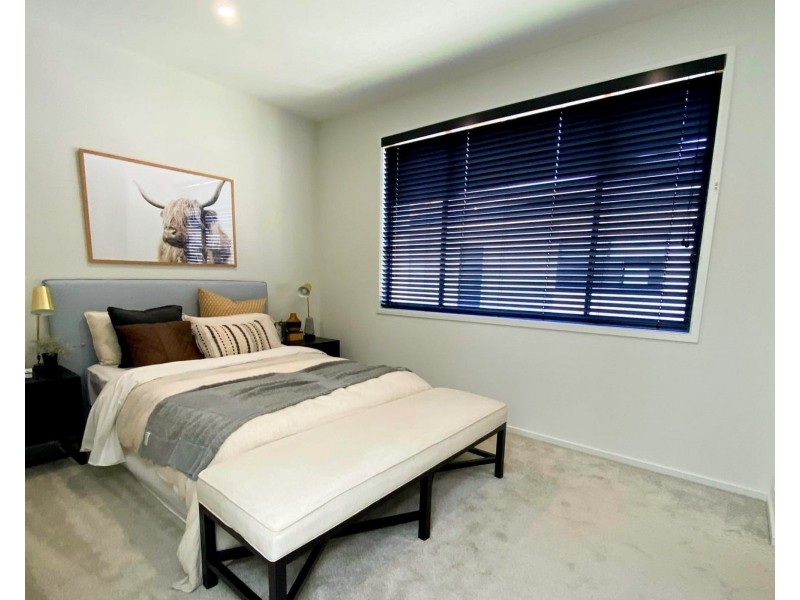 13 Clover Way, Helensvale QLD 4212