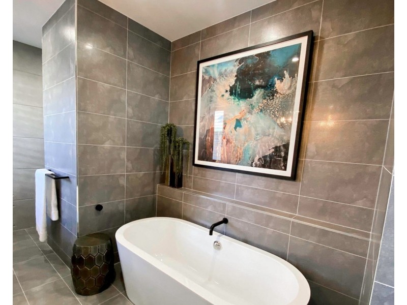 13 Clover Way, Helensvale QLD 4212