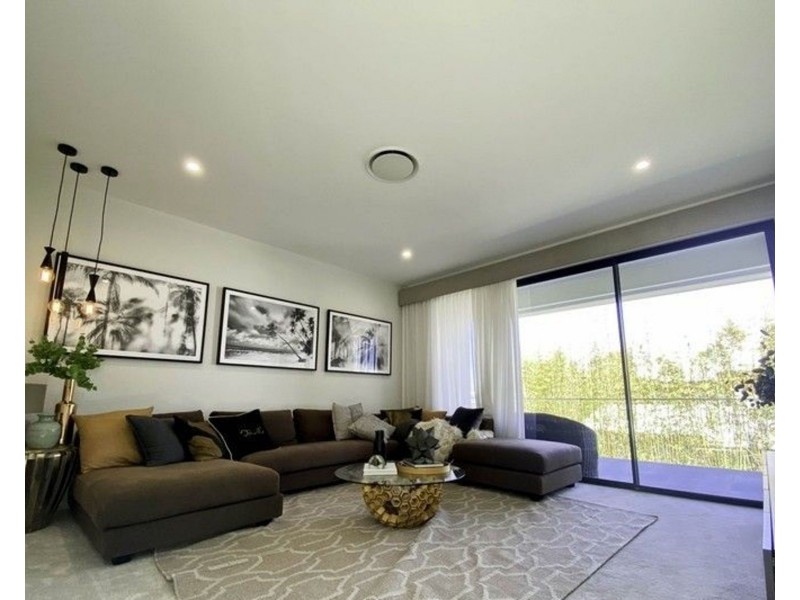 13 Clover Way, Helensvale QLD 4212