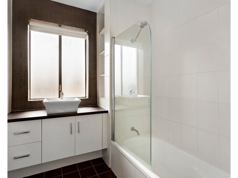 2/182 Buckland Road, Nundah QLD 4012