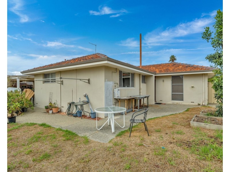 115 McLarty Road, Halls Head WA 6210