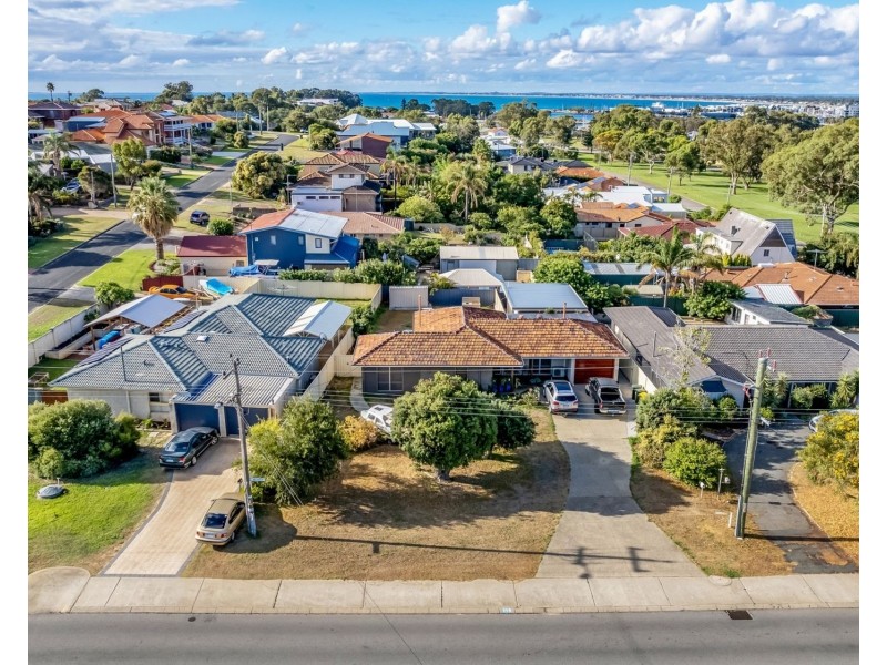 115 McLarty Road, Halls Head WA 6210