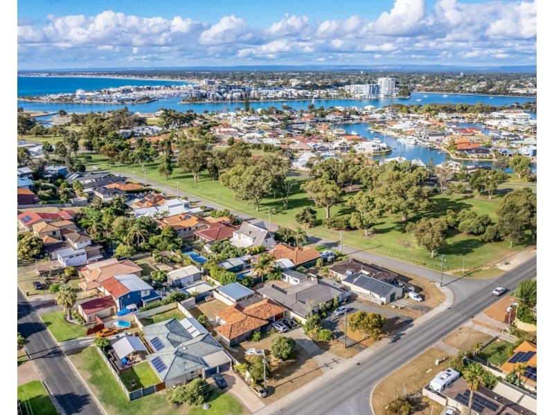 115 McLarty Road, Halls Head WA 6210