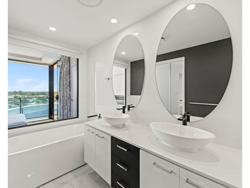 4603/5 Harbour Side Court, Biggera Waters QLD 4216