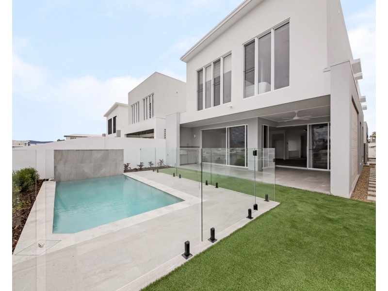 8944 The Point Circuit, Hope Island QLD 4212