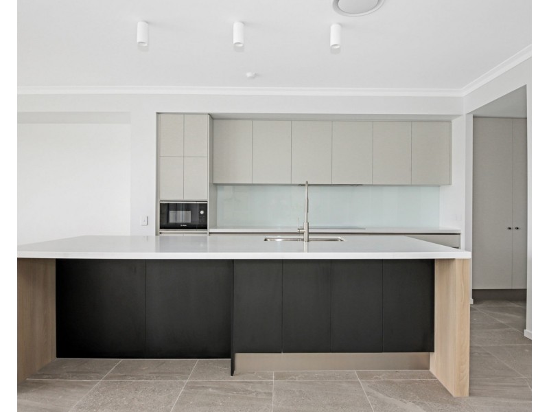 8944 The Point Circuit, Hope Island QLD 4212