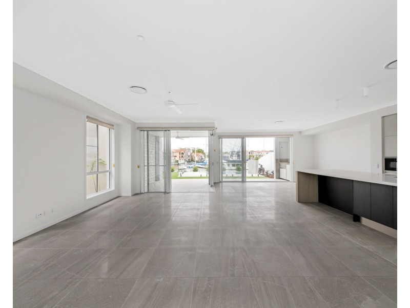 8944 The Point Circuit, Hope Island QLD 4212