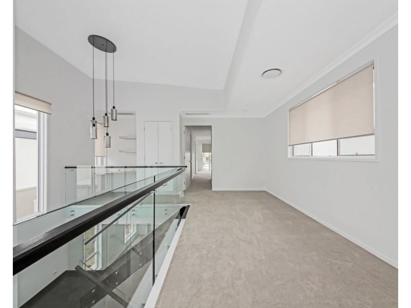 8944 The Point Circuit, Hope Island QLD 4212