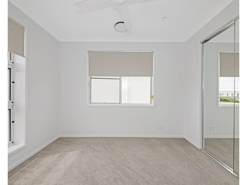 8944 The Point Circuit, Hope Island QLD 4212