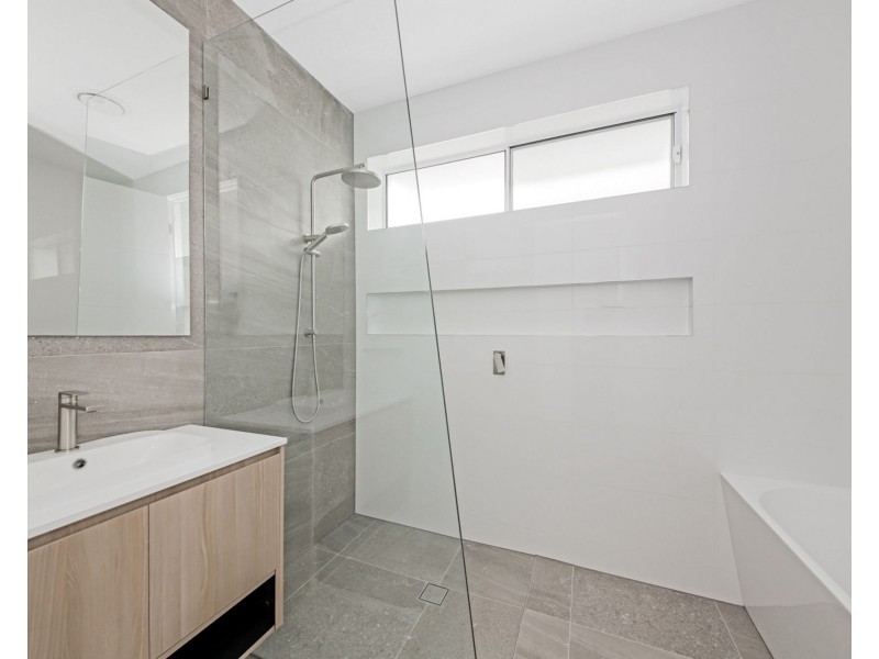 8944 The Point Circuit, Hope Island QLD 4212