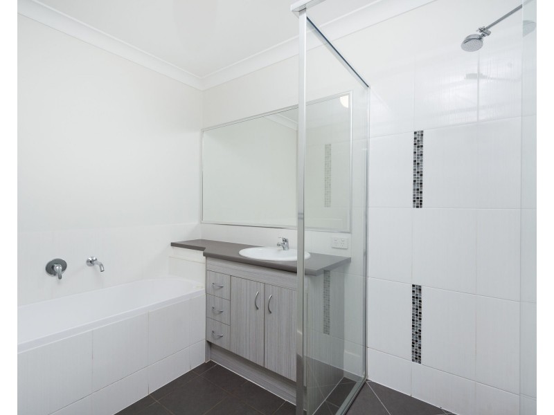 2/33 Pendragon Street, Raceview QLD 4305