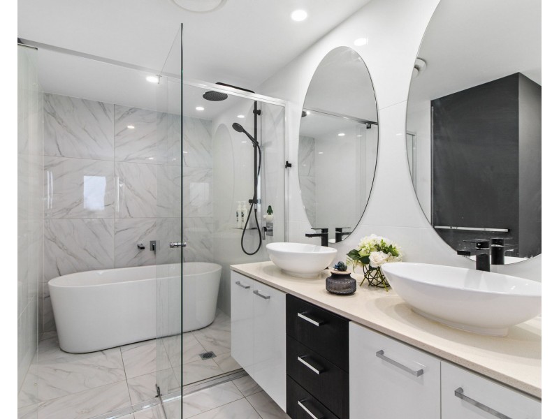 4505/5 Harbourside Court, Biggera Waters QLD 4216