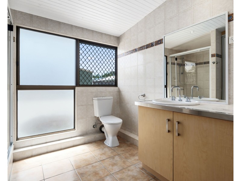 16 Grampian Close, Smithfield QLD 4878