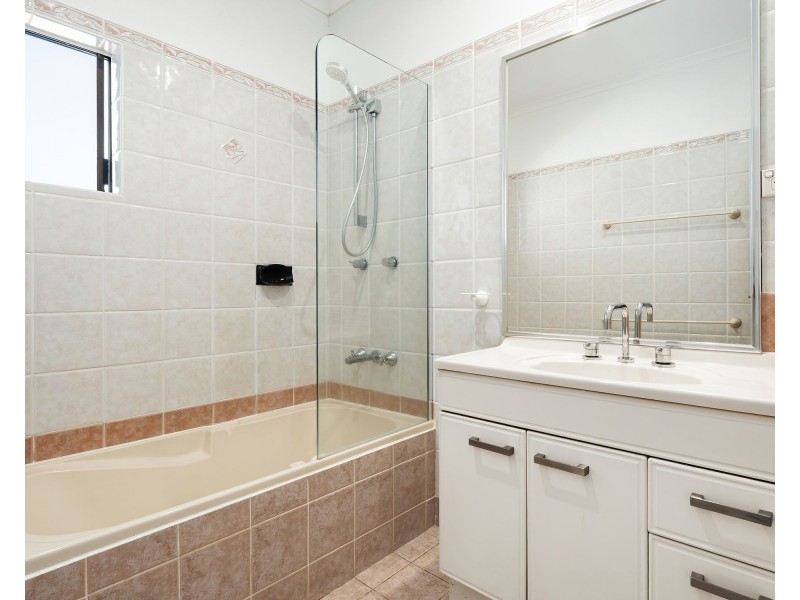 16 Grampian Close, Smithfield QLD 4878