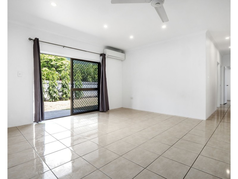 16 Grampian Close, Smithfield QLD 4878