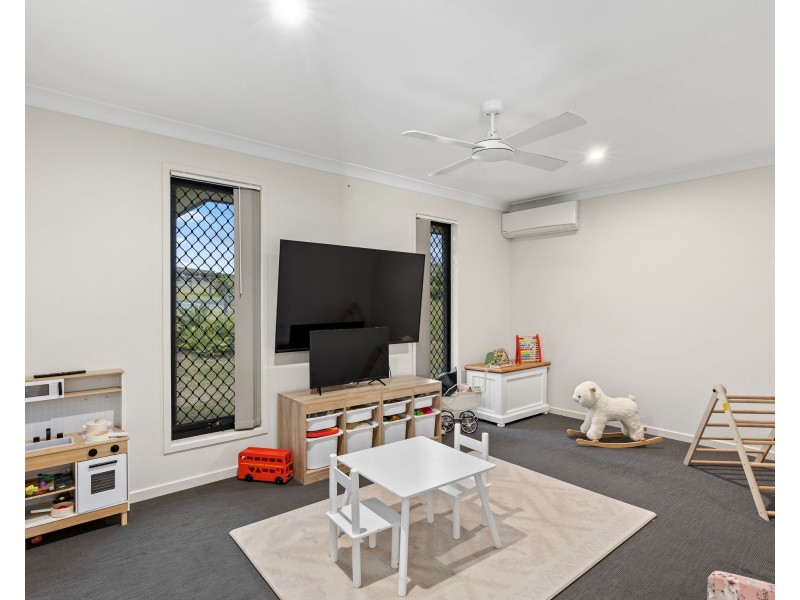 8 Regent Court, Regency Downs QLD 4341