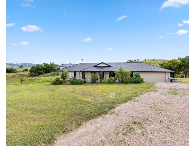 8 Regent Court, Regency Downs QLD 4341