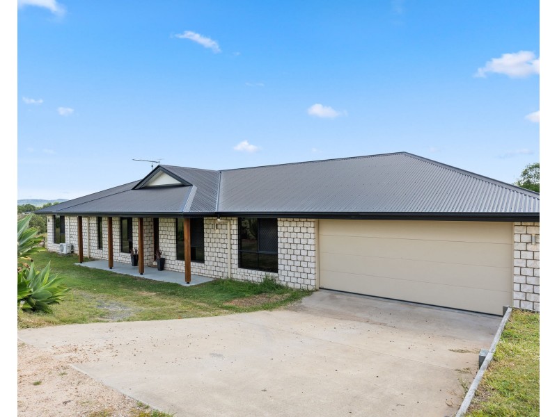 8 Regent Court, Regency Downs QLD 4341