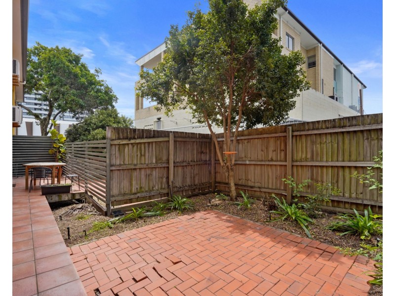 4/10 Amelia Street, Coorparoo QLD 4151