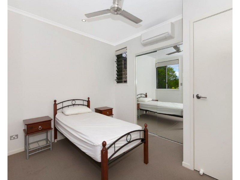 3 119 Macquarie Street, St Lucia QLD 4067