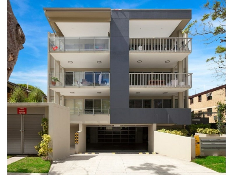 3 119 Macquarie Street, St Lucia QLD 4067