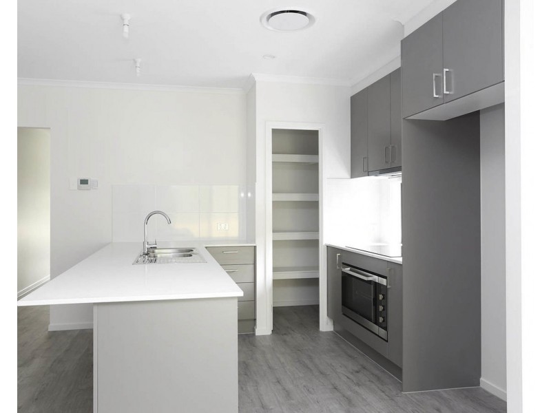 28 Bloomfield Avenue, Park Ridge QLD 4125