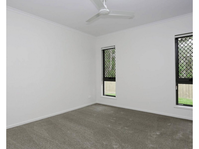 28 Bloomfield Avenue, Park Ridge QLD 4125