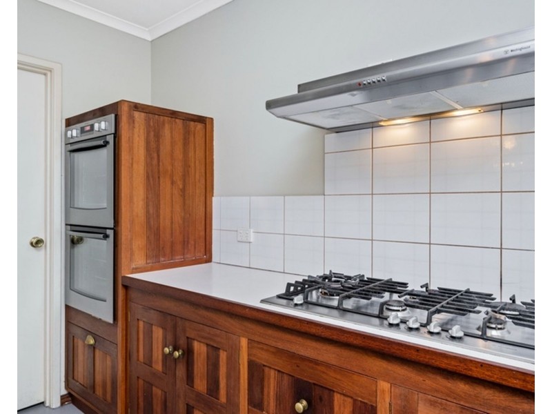 10 Allamanda Way, Halls Head WA 6210