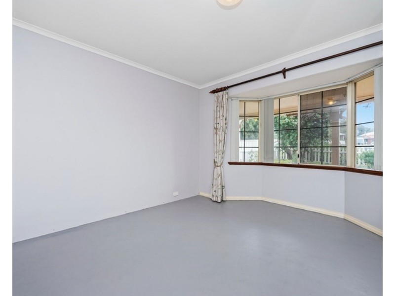 10 Allamanda Way, Halls Head WA 6210