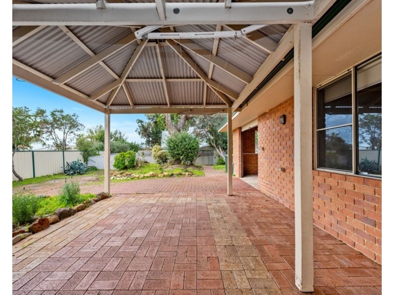 10 Allamanda Way, Halls Head WA 6210