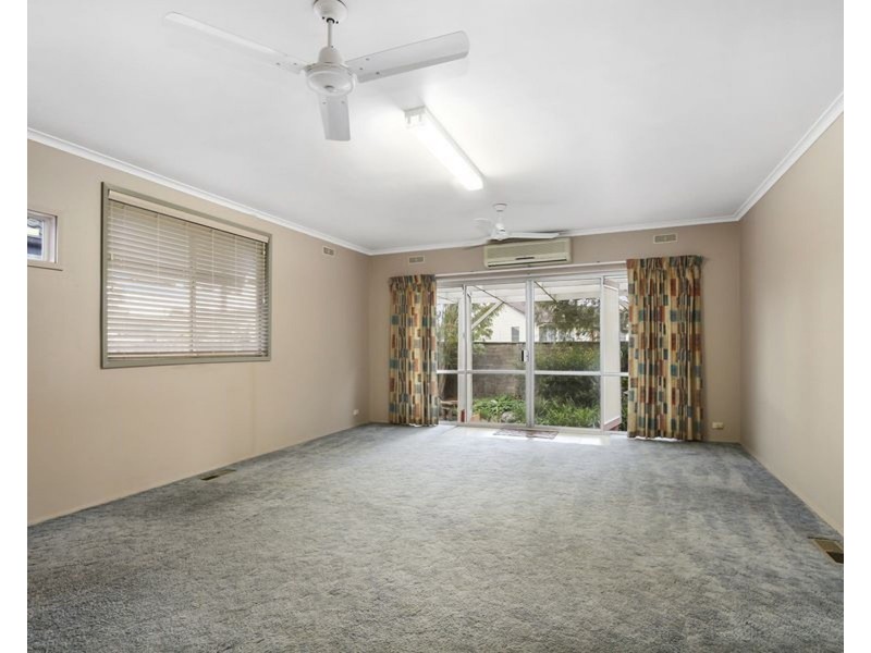25 Alexandra Avenue, Sale VIC 3850