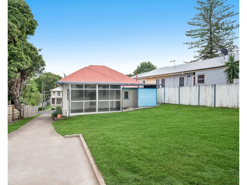 52 Patterson Street, Wynnum West QLD 4178