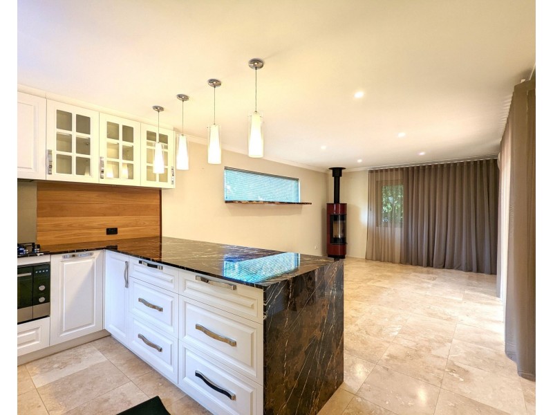 23 Sutherland Close N, Guildford WA 6055