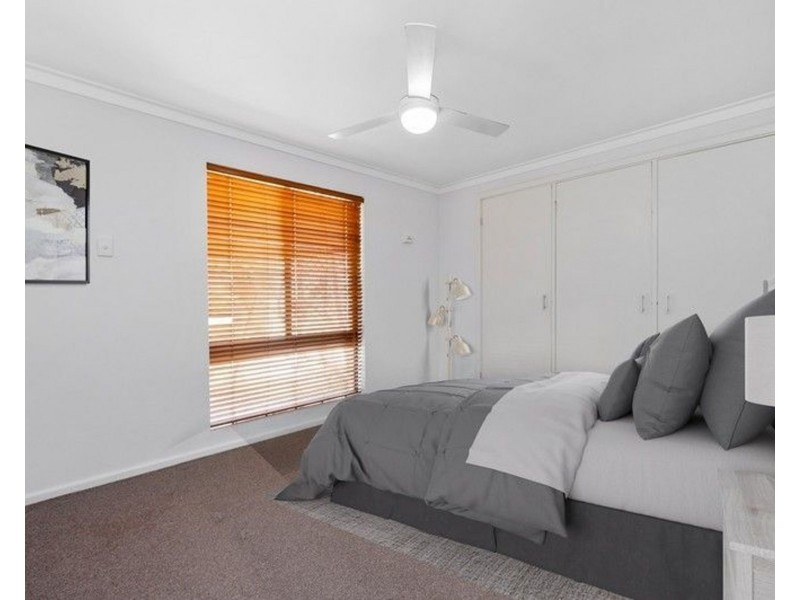 2 Caron Place, Dudley Park WA 6210