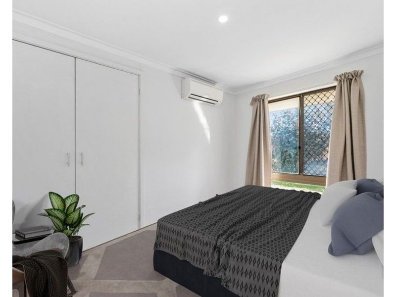 2 Caron Place, Dudley Park WA 6210