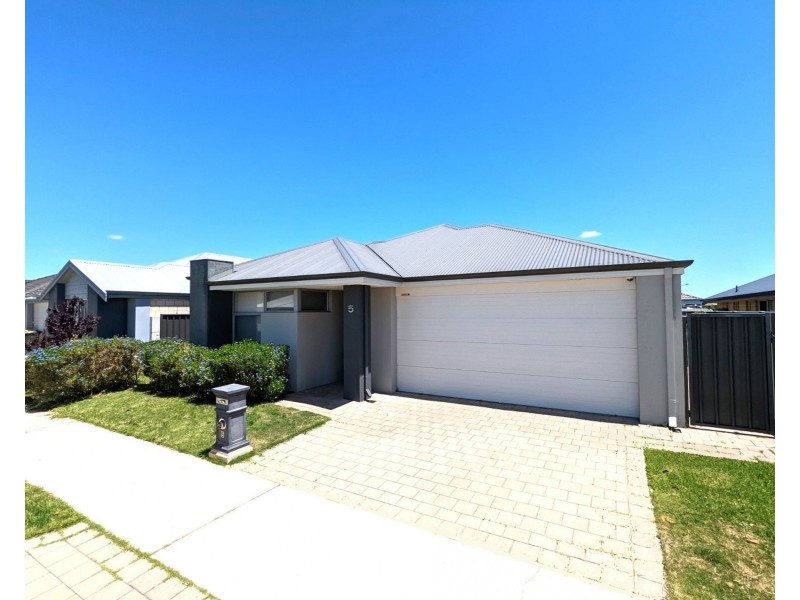 5 Charnwood Grove, Hilbert WA 6112