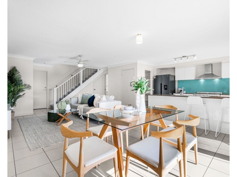35 Curve Avenue, Wynnum QLD 4178