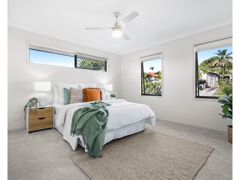 35 Curve Avenue, Wynnum QLD 4178