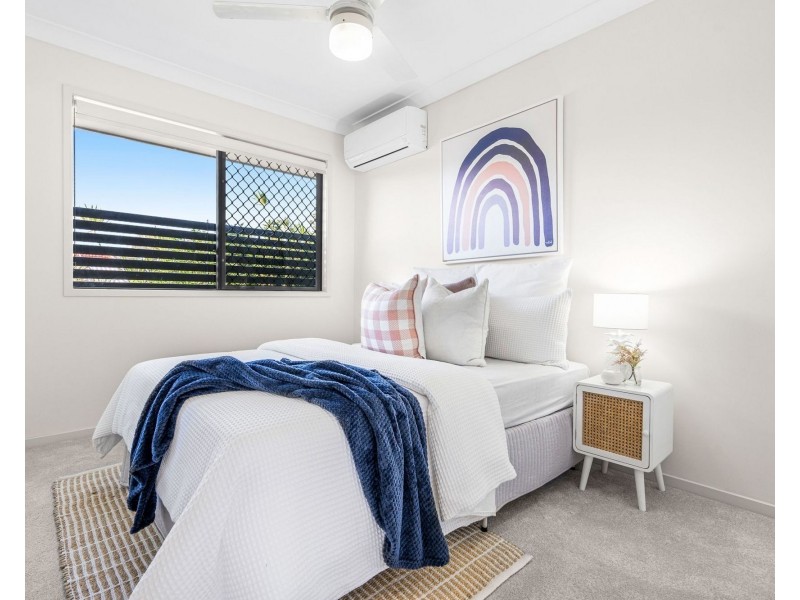 35 Curve Avenue, Wynnum QLD 4178