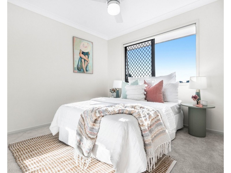 35 Curve Avenue, Wynnum QLD 4178