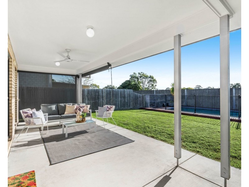 35 Curve Avenue, Wynnum QLD 4178