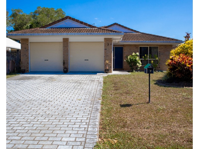 7 Opaline Close, Brinsmead QLD 4870