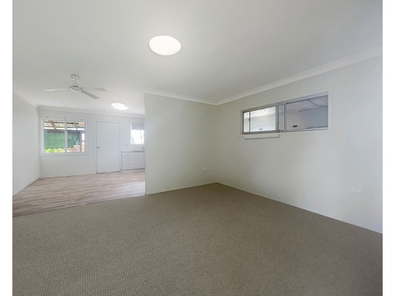 22 William Street, Urangan QLD 4655