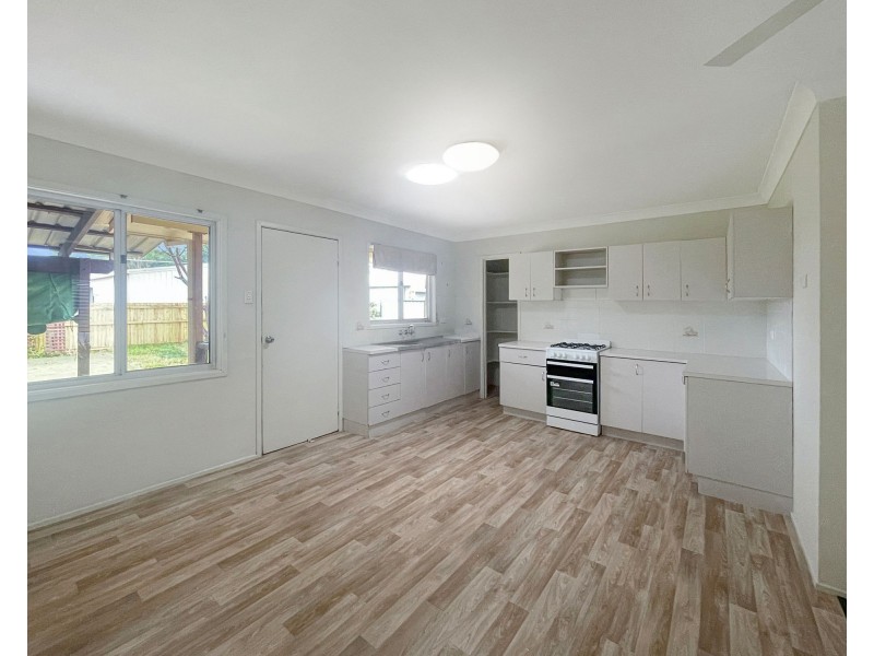 22 William Street, Urangan QLD 4655