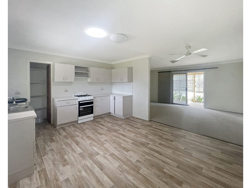 22 William Street, Urangan QLD 4655