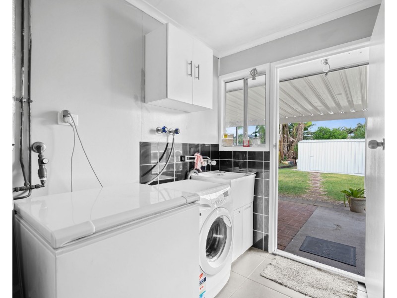 18 Fiona Street, Beachmere QLD 4510